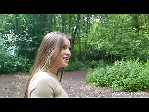 ❤️ Ik stelde Evelina foar dat wy op in iepenbier plak neuke! Se sei ja. Dan ik neukte har yn 'e kont en cum yn har mûle. Doe pikte se harsels. Russyske porno op fy.hentaisea-com.ru